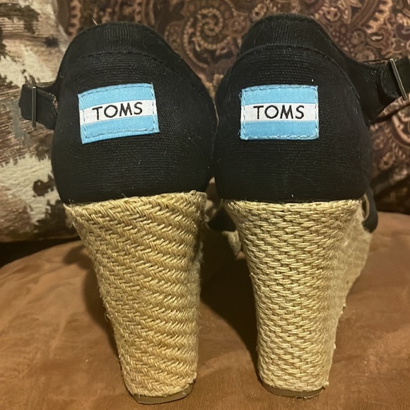 TOMS WEDGES. - Picture 3 of 6